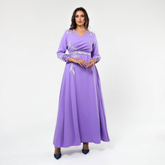 فستان سهرة كلو قصات بطريقة كلاسيكية بشغل يدوي - tahaniboutique