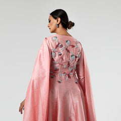 فستان سهرة قصات تربل كلوش بشغل يدوي - tahaniboutique