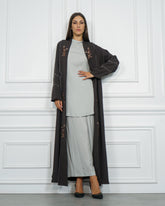 عباية ملونة دبل كلوش - قماش كريب خاص بشركة تهاني بوتيك - tahaniboutique