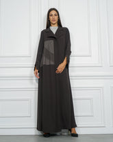 عباية ملونة عملية بتصميم دبل كلوش - قماش كريب إنترنت خاص بشركة تهاني بوتيك - tahaniboutique