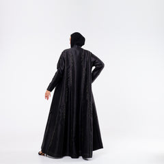 A very luxurious abaya made for your beautiful occasion