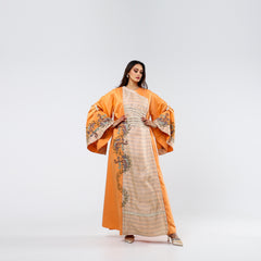 Practical armband embroidered with resin threads