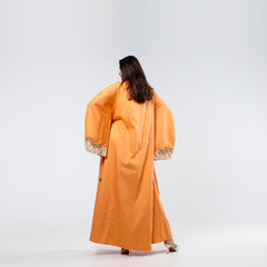 Practical armband embroidered with resin threads