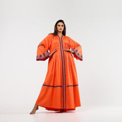 Practical armband embroidered with resin threads