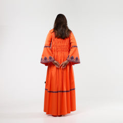 Practical armband embroidered with resin threads