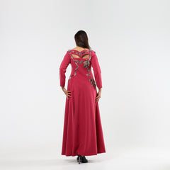Luxurious and distinctive dress with hand embroidery