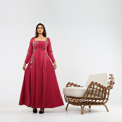 Luxurious and distinctive dress with hand embroidery