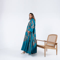 A very elegant and luxurious armband, distinguished by its hand embroidery.