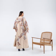 Luxurious and distinctive armour with hand embroidery