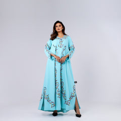 Very elegant and distinctive arm with hand embroidery