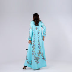 Very elegant and distinctive arm with hand embroidery