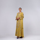 Very elegant and distinctive arm with hand embroidery