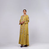 Very elegant and distinctive arm with hand embroidery