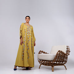 Very elegant and distinctive arm with hand embroidery