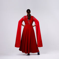 A very elegant dress with luxurious hand embroidery