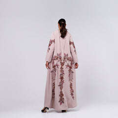 A distinctive armour with luxurious hand embroidery