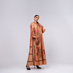 Very elegant and distinctive arm with hand embroidery