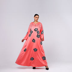 Very elegant armband, distinguished by its luxurious hand embroidery.