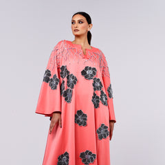 Very elegant armband, distinguished by its luxurious hand embroidery.