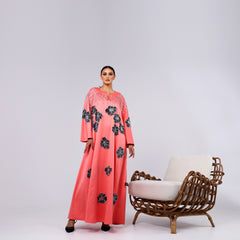 Very elegant armband, distinguished by its luxurious hand embroidery.