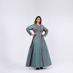 Elegant dress with luxurious hand embroidery