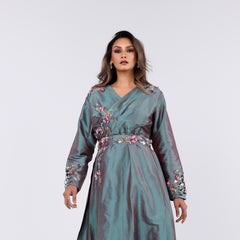 Elegant dress with luxurious hand embroidery