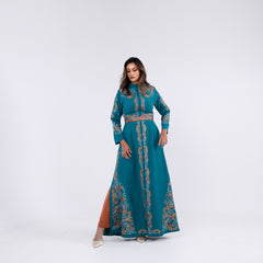 Elegant dress with luxurious hand embroidery