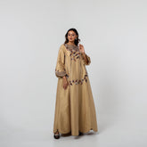 دراعة كويتية فخمة جداً - مشغولة يدوياً بالريسم والخرز واللؤلؤ | قماش شانتون إيطالي - tahaniboutique