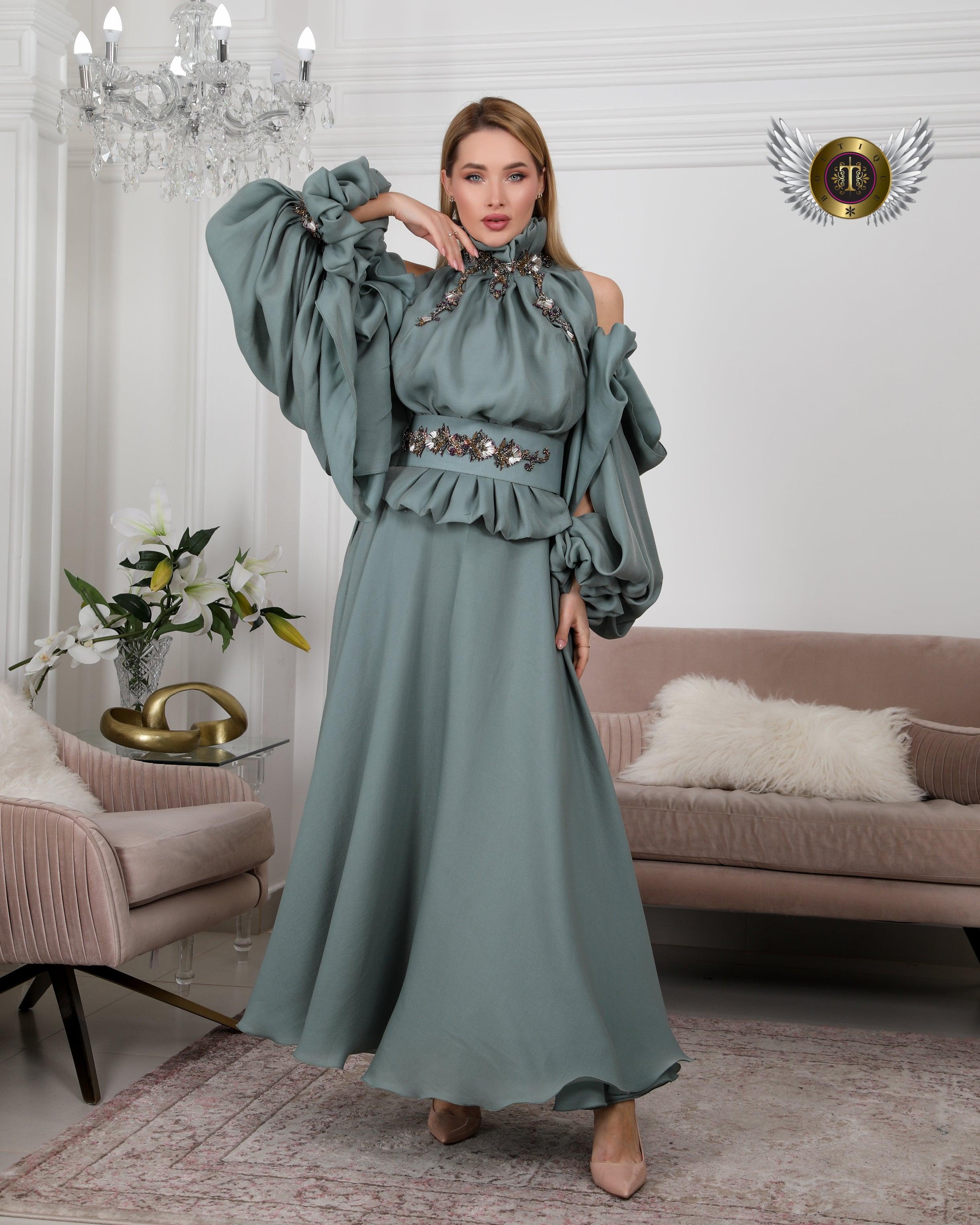 طقم نسائي مع حزام شك - أطقم كريب كرستال مرصعة بالأحجار - tahaniboutique