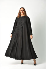 عباية سوداء بكسرات طولية من تهاني بوتيك - tahaniboutique