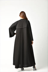 عباية رسمية مغلقة وعصرية من تهاني بوتيك - tahaniboutique