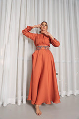 بدلات نسائية فاخرة - بدلة مناسبات من كريب يدوية الصنع - tahaniboutique