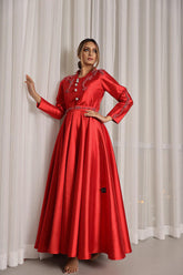 طقم نسائي فاخر من جاكار كرستال - تصميم يدوي مع حزام - tahaniboutique