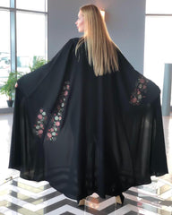 عباية مع ملفع بأكمام وردية - tahaniboutique