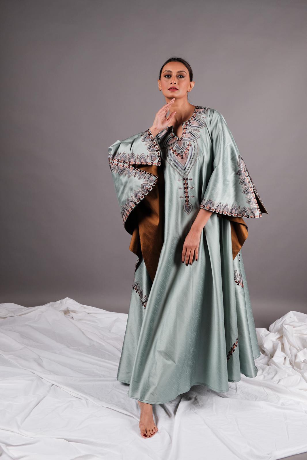 دراعة فخمة جدا تربل كلوش - tahaniboutique