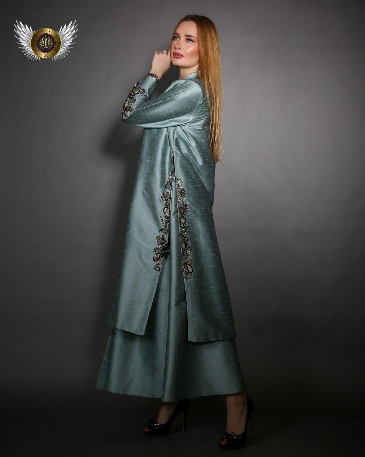 طقم نسائي فاخر من شانتون - قطعتين بتصميم يدوي - tahaniboutique