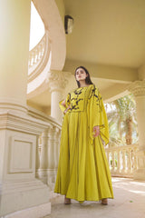 فستان سهرة فخم جدا مناسب للعرائس والمناسبات مشغول يدويا - tahaniboutique