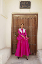 فستان سهرة راقي بجاكيت مشكوك باللؤلؤ - شانتون - tahaniboutique