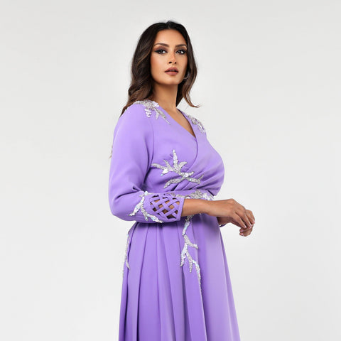 فستان سهرة كلو قصات بطريقة كلاسيكية بشغل يدوي - tahaniboutique