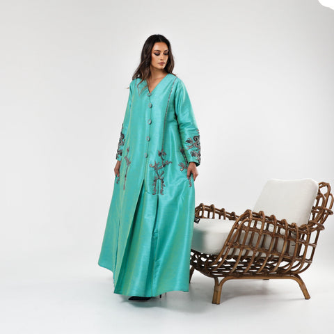 دراعه مشغولة يدوياً مع كسرات مخفيه بطريقه كلاسيكيه - tahaniboutique