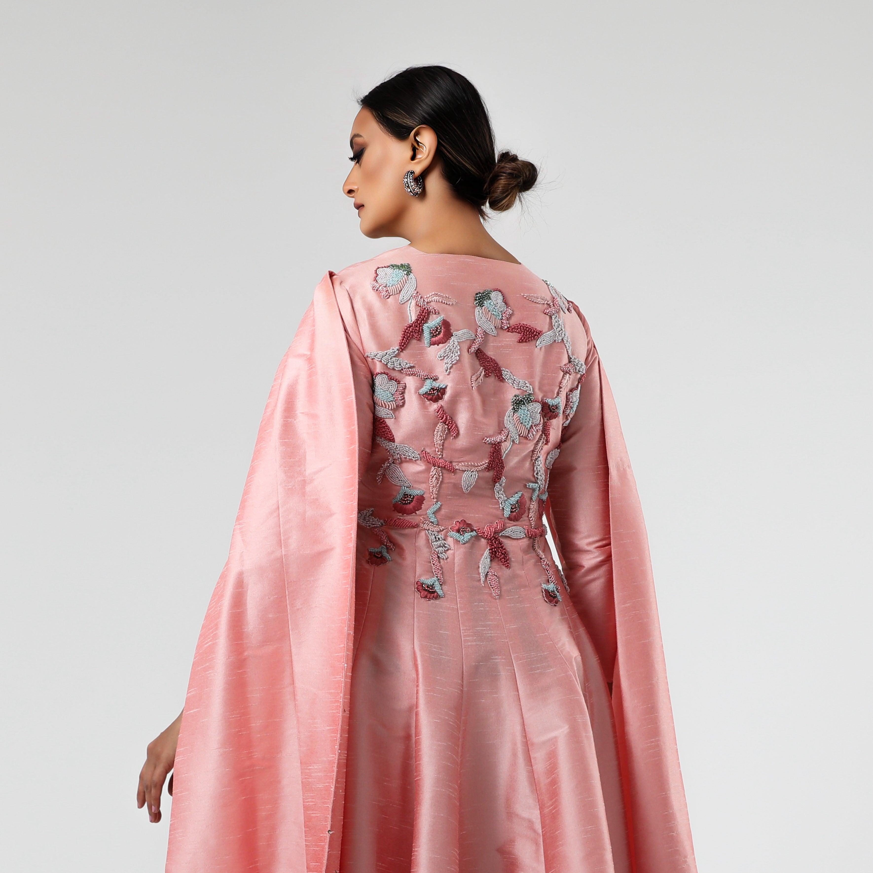 فستان سهرة قصات تربل كلوش بشغل يدوي - tahaniboutique