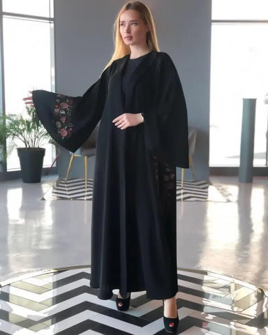 Abaya with pink sleeves