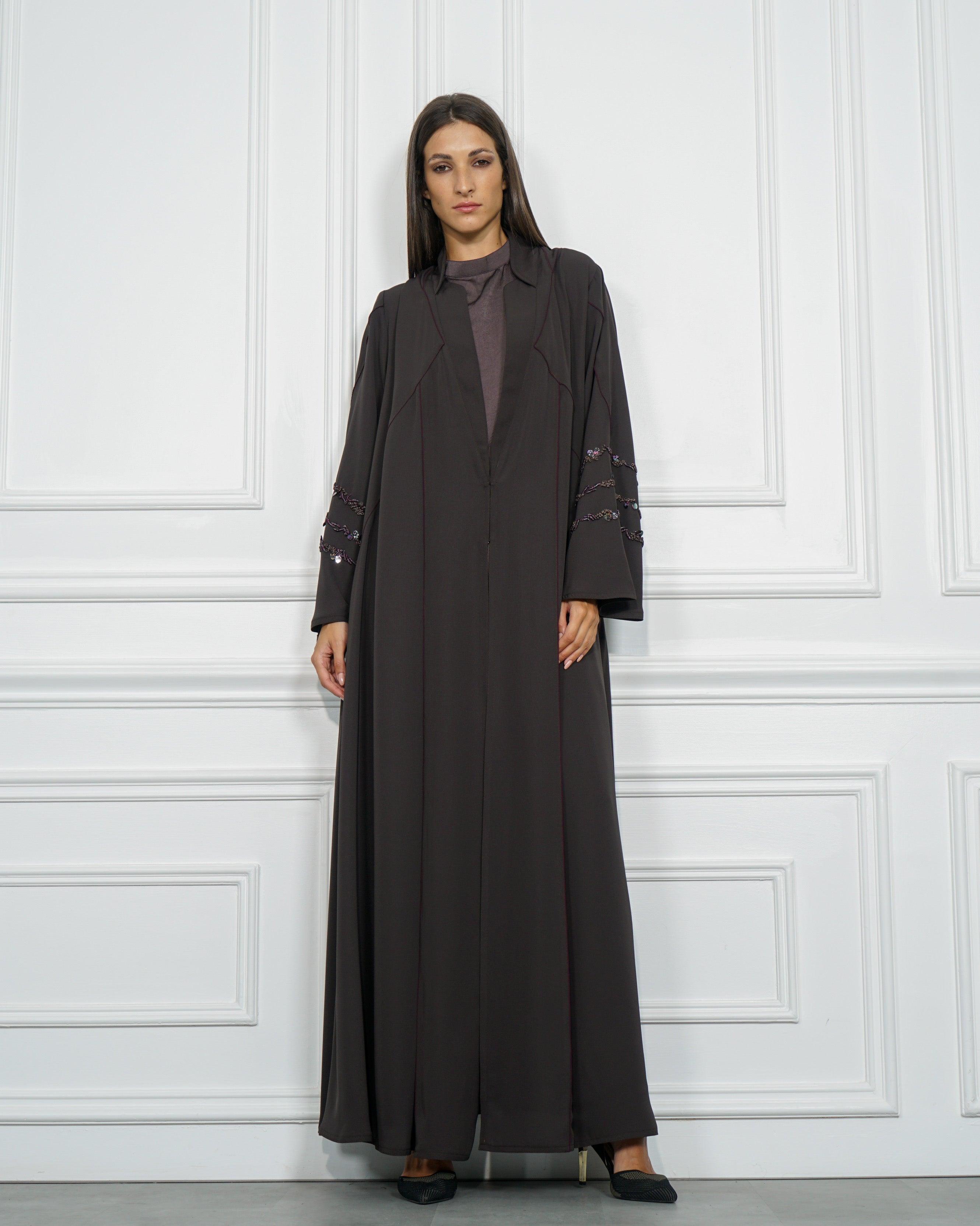 عباية ملونة بريم بنفسجي وتصميم دبل كلوش - قماش كريب خاص لشركة تهاني بوتيك - tahaniboutique