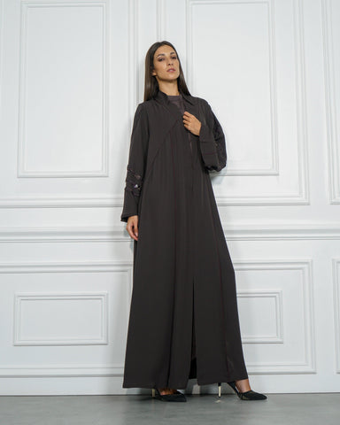 عباية ملونة بريم بنفسجي وتصميم دبل كلوش - قماش كريب خاص لشركة تهاني بوتيك - tahaniboutique