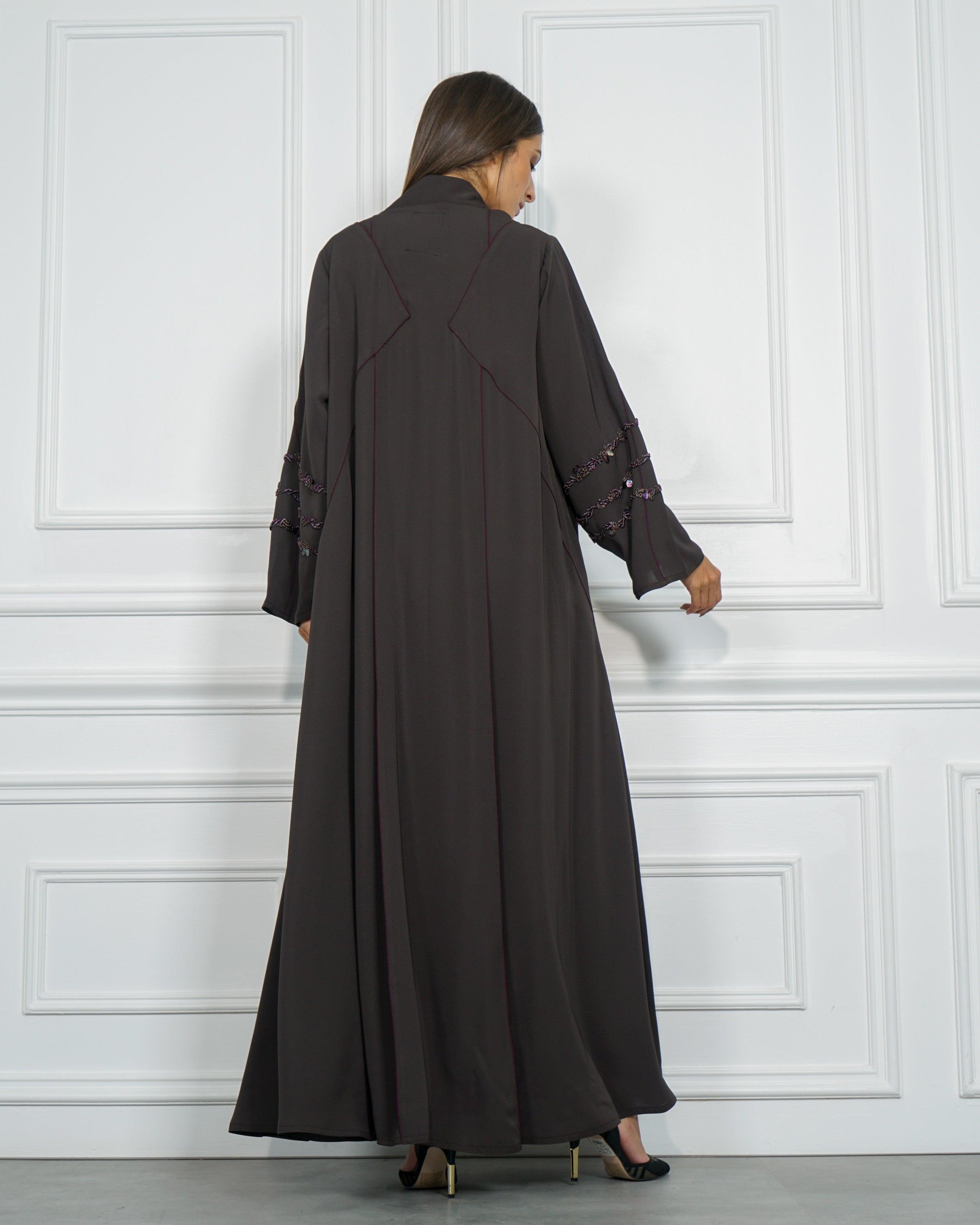 عباية ملونة بريم بنفسجي وتصميم دبل كلوش - قماش كريب خاص لشركة تهاني بوتيك - tahaniboutique