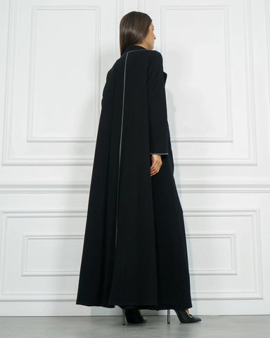 Practical formal abaya made of Cuban fabric - exclusive to Tahani Boutique