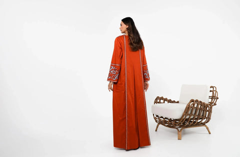 Luxurious robe with hand embroidery in prisma 