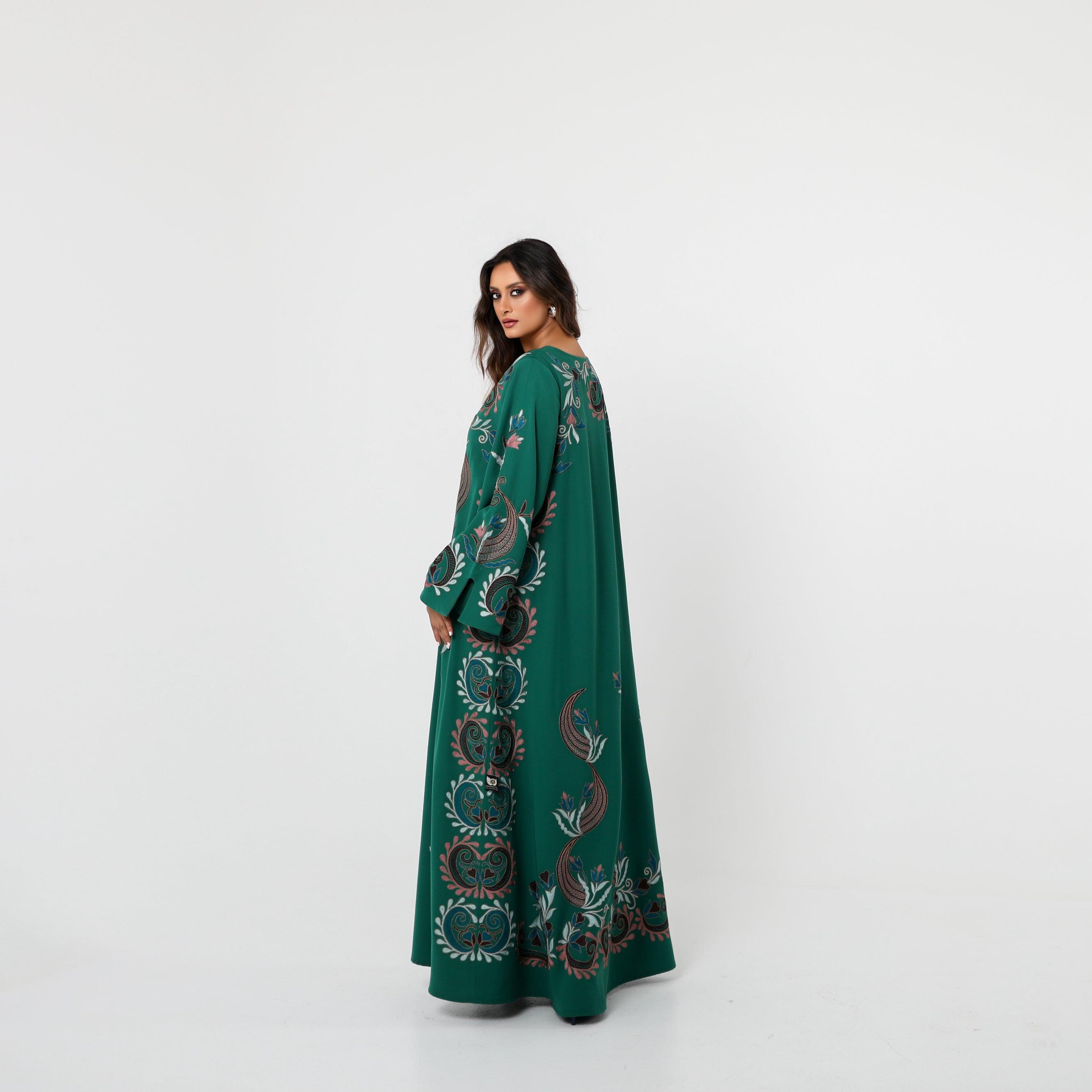 دراعة كويتية فخمة بتطريز يدوي على كريب إيطالي - أناقة باللون الأخضر - tahaniboutique