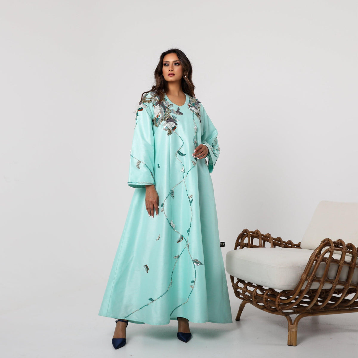 دراعة فخمة مشغولة يدوياً بالريسم والخرز واللؤلؤ | شانتون إيطالي راقي - tahaniboutique