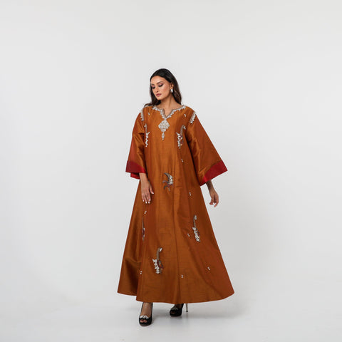 دراعة كويتية فخمة للمناسبات - شفل يدوي بالريسم والخرز واللؤلؤ | شانتون إيطالي - tahaniboutique